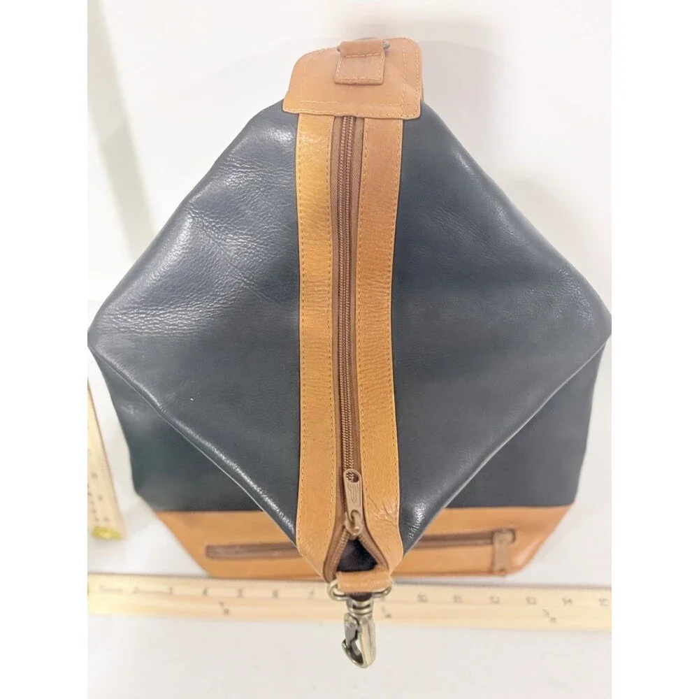 Vintage Valentina style leather Black & Brown Solid Backpack Medium Zip